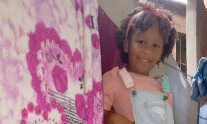 Menina de 5 anos morre atingida por tiro durante queima de fogos no RJ