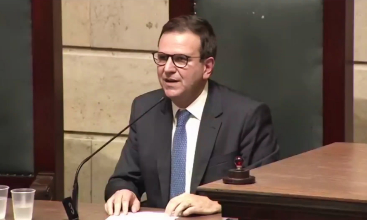 Em posse, Paes chama administração de Crivella de ‘herança perversa’