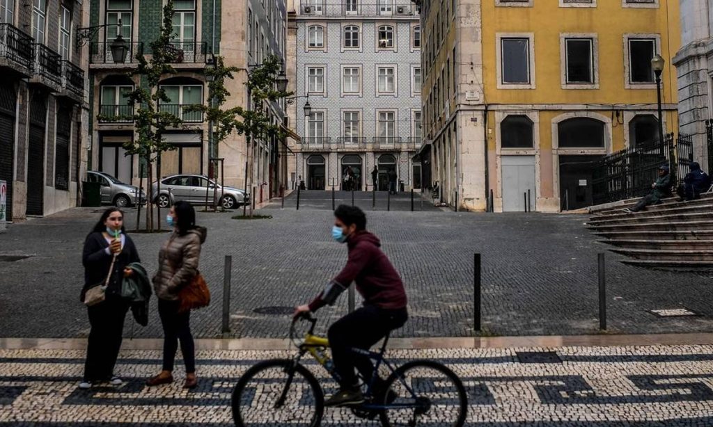 Com Covid em alta, Portugal suspende voos do Brasil