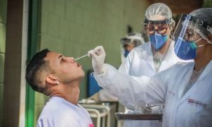 Brasil chega a 196.484 mortes por Covid; média móvel é de 702