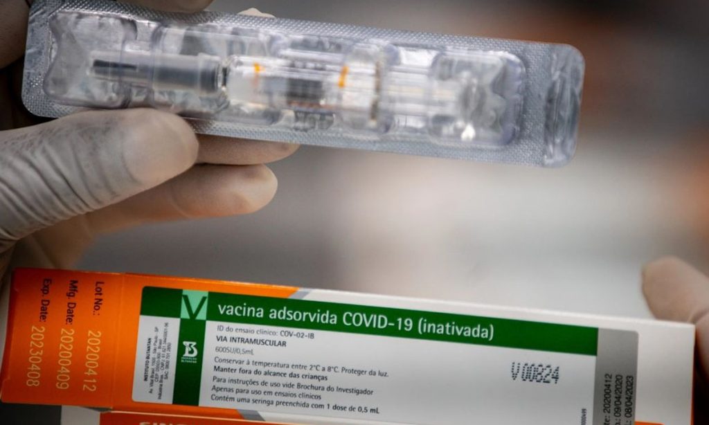 Ministério da Saúde anuncia que vacinação começará pelas capitais
