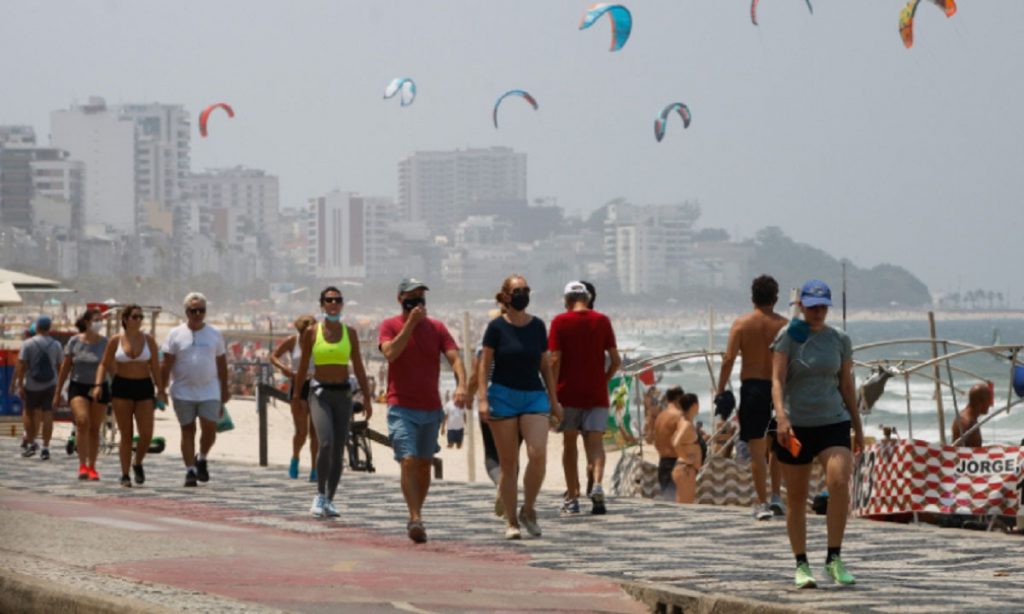 Mortes por Covid-19 no Brasil passam de 196 mil