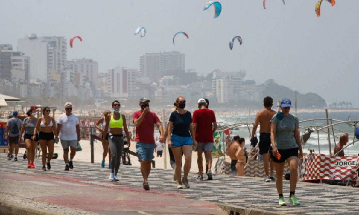 Mortes por Covid-19 no Brasil passam de 196 mil