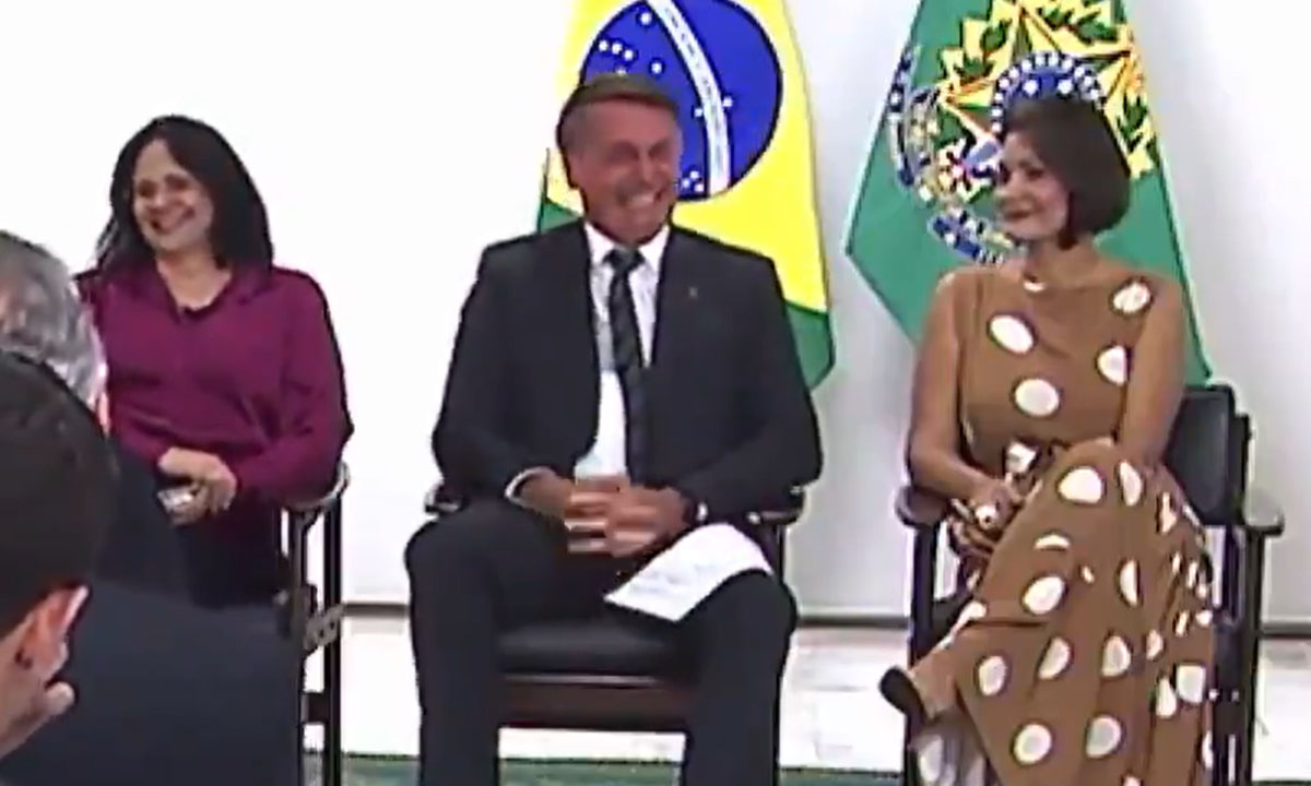 Em evento, Bolsonaro se define como ‘o mito do leite condensado’