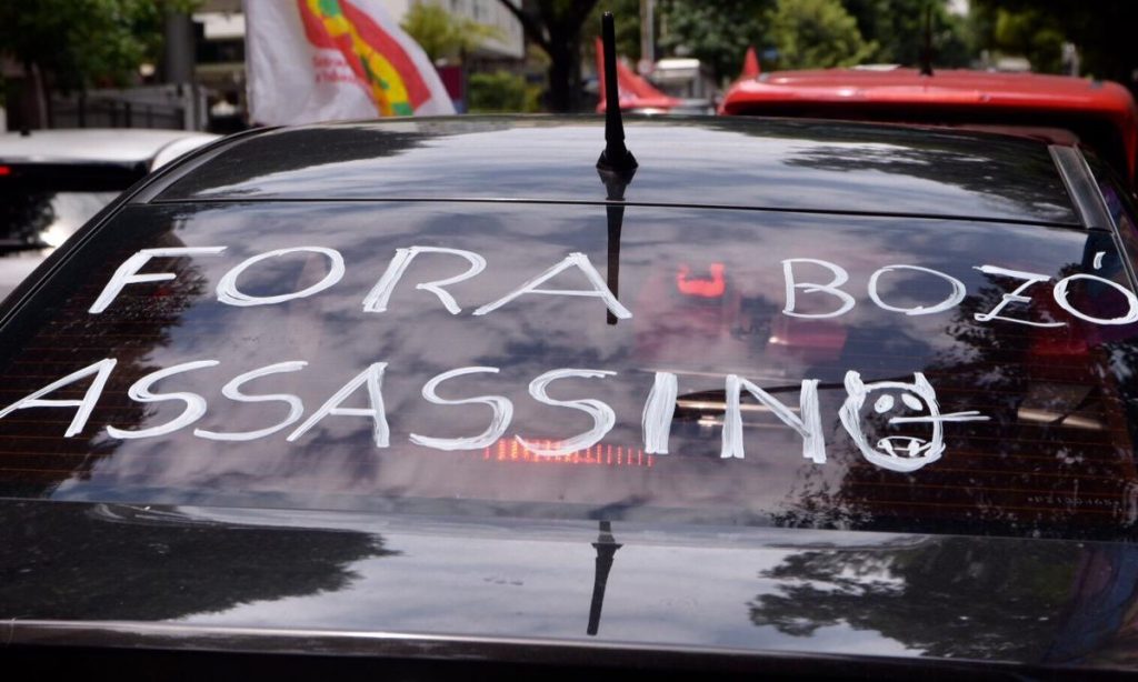 Cidades registram novas carreatas pelo impeachment de Bolsonaro