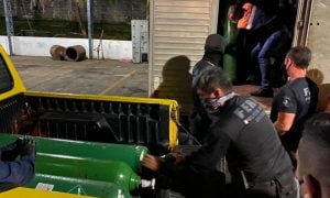 Manaus: Polícia apreende 33 cilindros de oxigênio em caminhão
