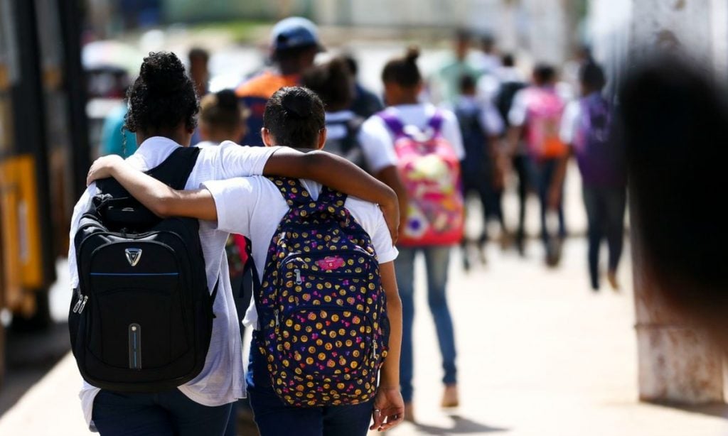 Não à PEC 13/2021: O que o Brasil necessita é de mais investimento na educação