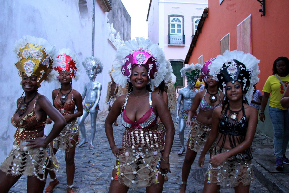 Desfile da escola de samba de Itapuã, em Salvador. (Foto: Sidney Rocharte/Secult BA) 