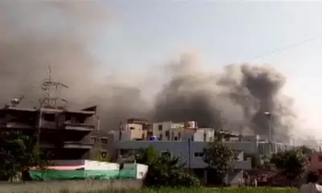 Incêndio atinge maior fabricante de vacinas do mundo, na Índia