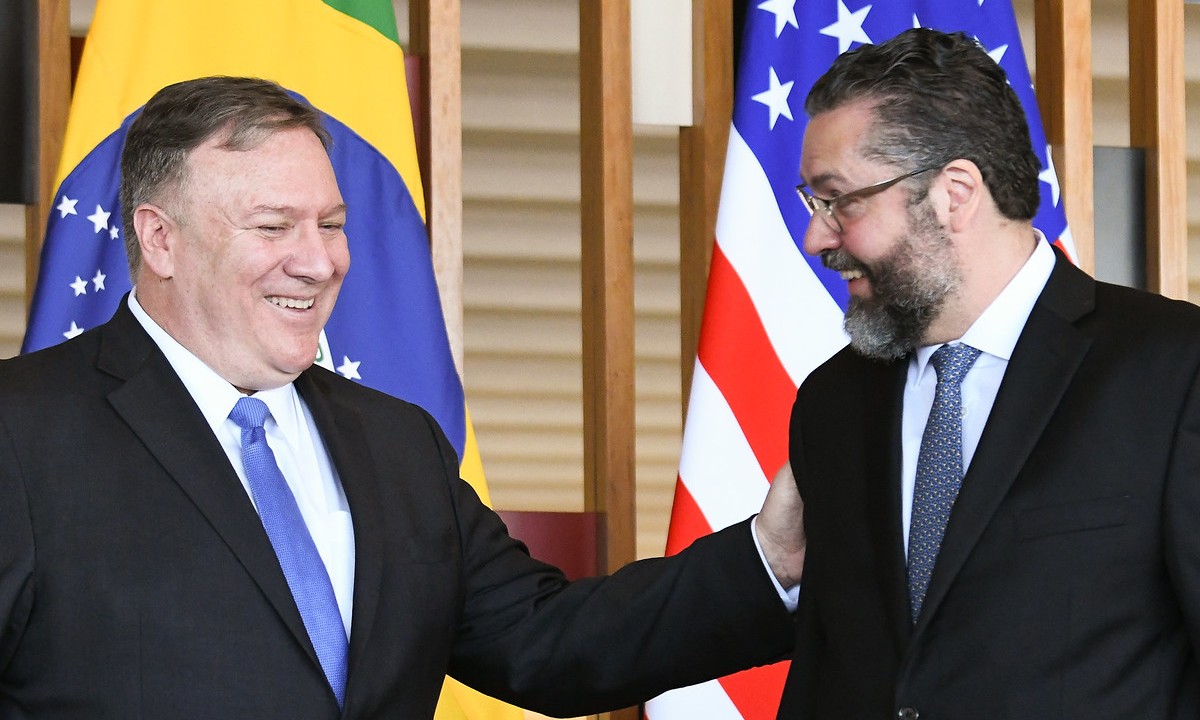 O secretário de estado americano, Mike Pompeo, e o chanceler Ernesto Araújo (Foto: Ministério das Relações Exteriores/Flickr) 