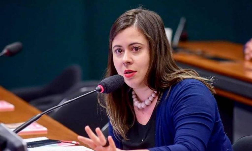 Sâmia Bomfim defende apoio a Baleia Rossi