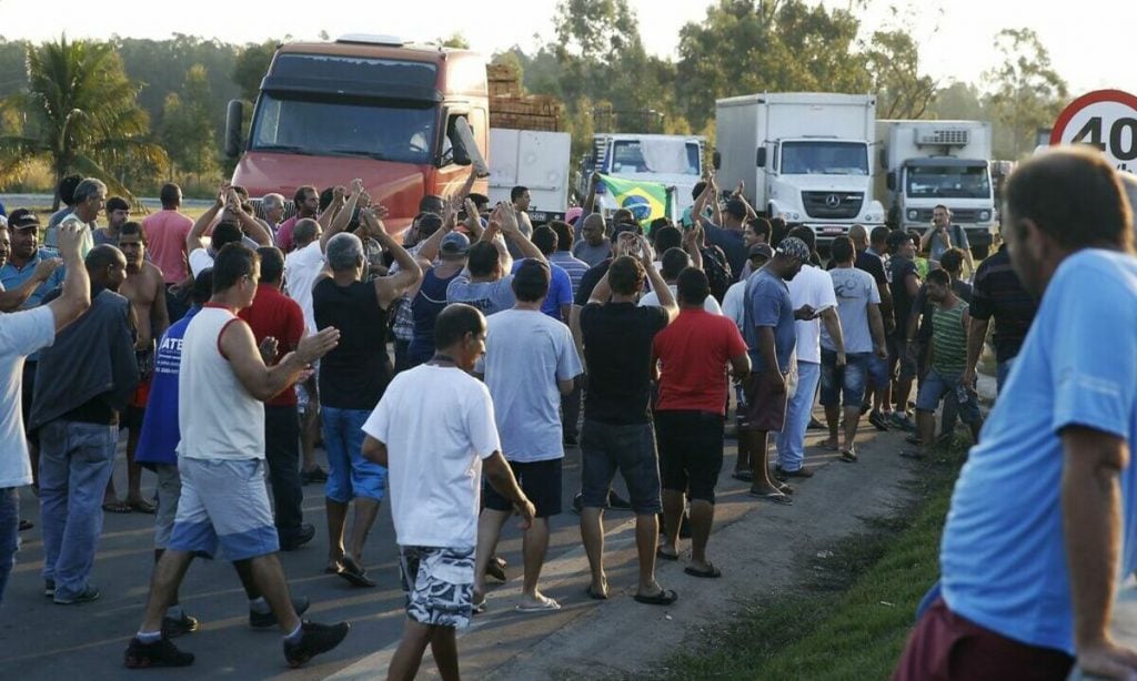 Aumento no preço do diesel eleva clima de greve entre caminhoneiros, diz Abrava
