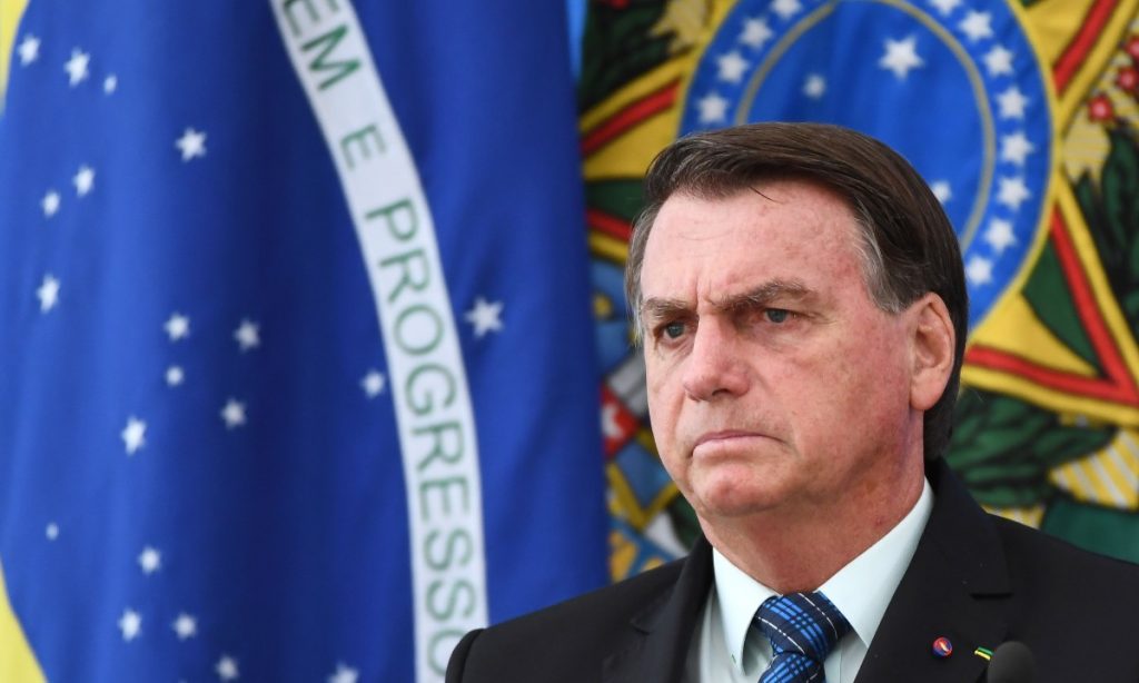 Policiais se revoltam com Bolsonaro e ameaçam paralisação