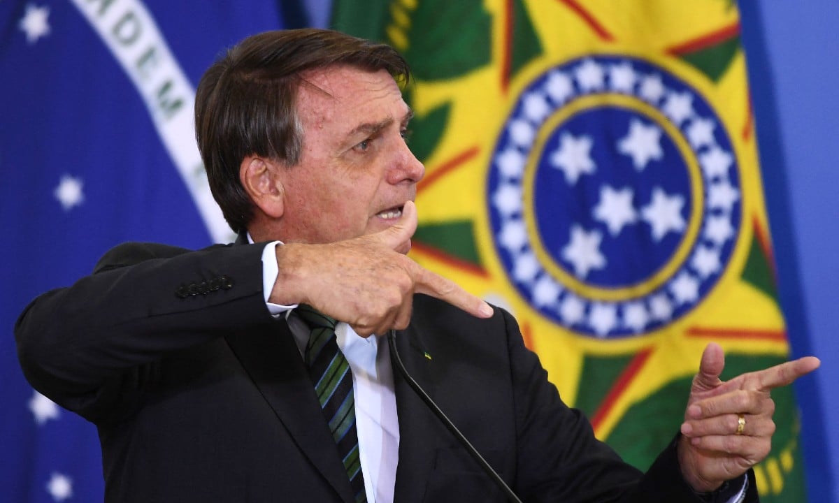 Bolsonaro atribui queda nos homicídios à sua política pró-armas; especialistas discordam