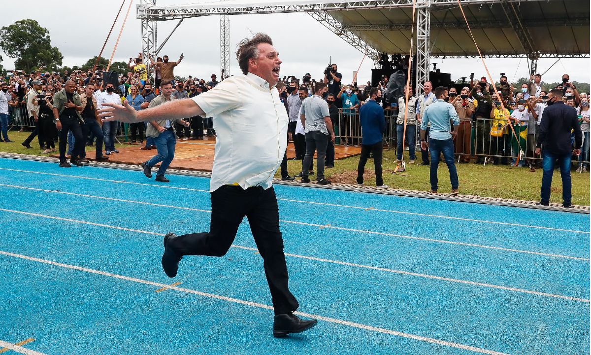 Bolsonaro repete fake news de que STF o impediu de combater a Covid-19 e diz ter ‘um plano’