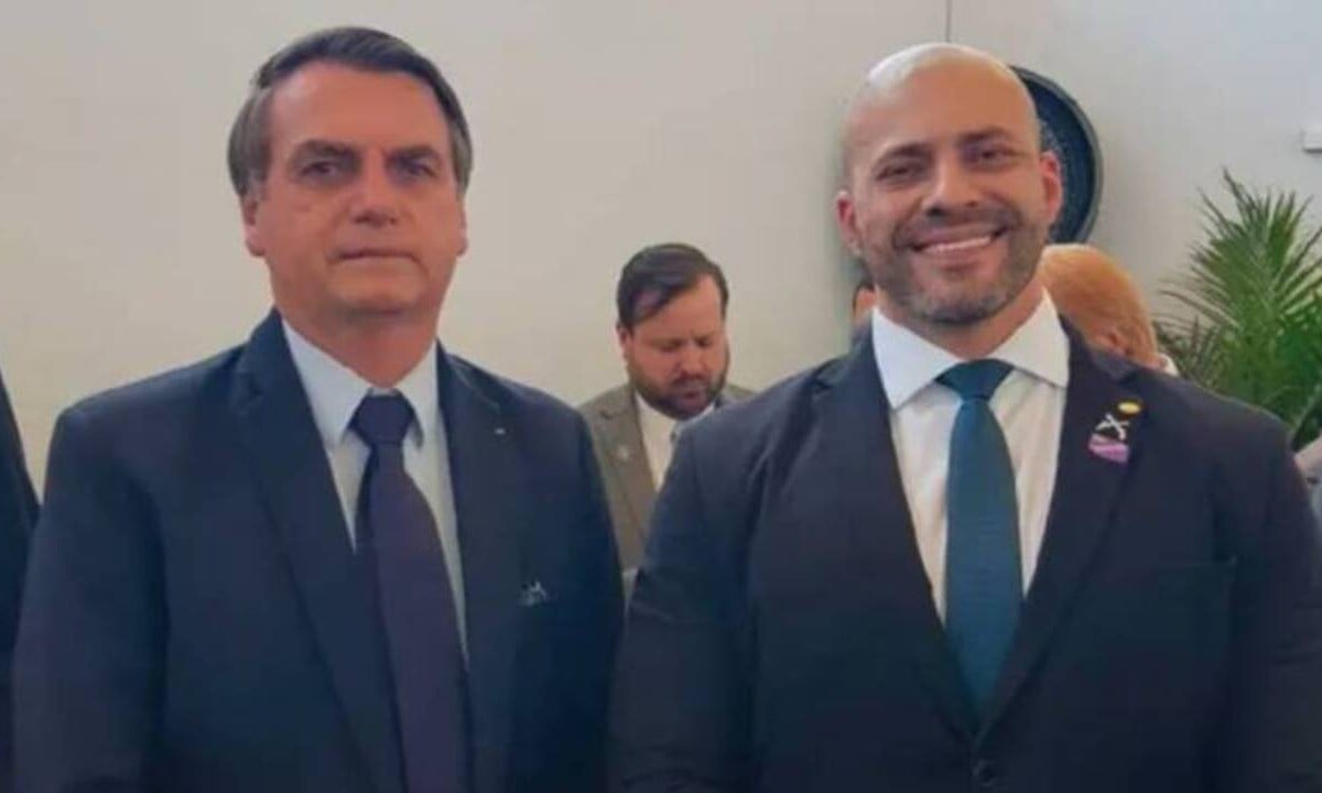 Jair Bolsonaro e Daniel Silveira (Foto: Reprodução/Facebook)
 