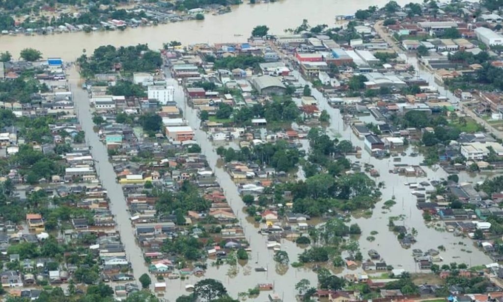 Cheia de rios e surto de dengue colocam o Acre em situação de emergência