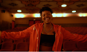 Cantora pauta empoderamento feminino no movimento do brega-funk