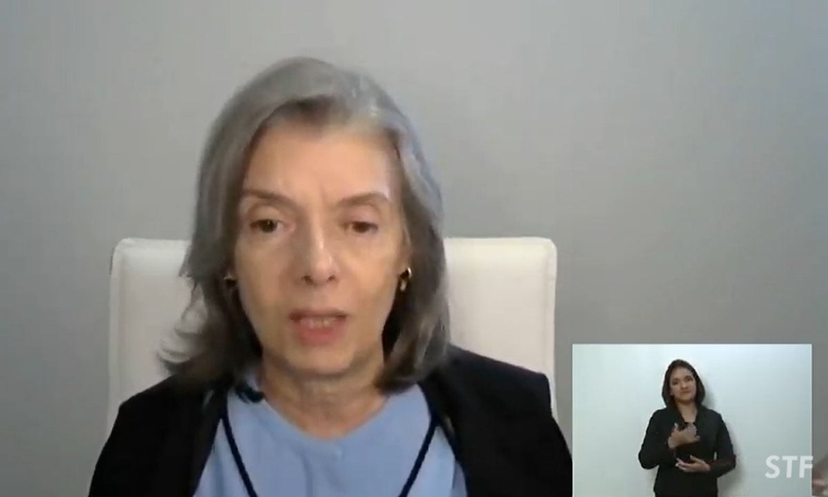Cármen Lúcia vota pelo acesso de Lula a diálogos entre Moro e procuradores
