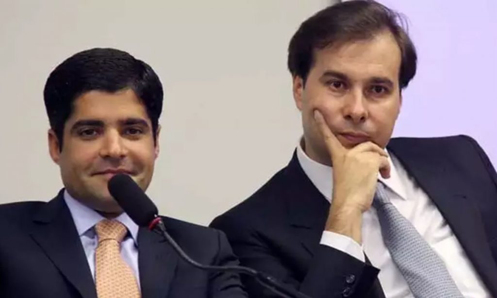 Expulso do DEM, Maia critica ACM Neto e diz que a sigla virou ‘moeda de troca’ com Bolsonaro