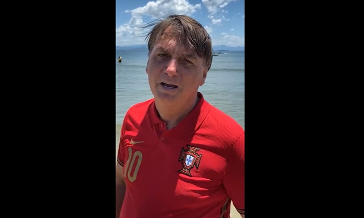 Bolsonaro defende ‘taxar mais ainda’ as redes sociais: ‘Pagam pouco imposto’