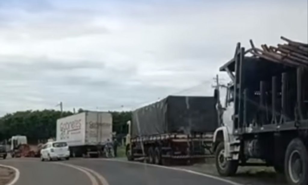 Maioria dos caminhoneiros apoia greve por conta do preço do diesel, diz pesquisa