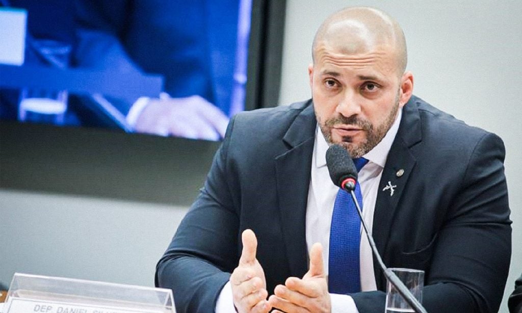 PGR defende redução de pena de Daniel Silveira por trabalho, estudo e leitura na prisão