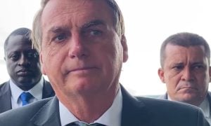 A apoiadores, Bolsonaro critica 'home office' e salário do presidente da Petrobras: 'Mais de 50 mil por semana'
