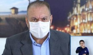 Prefeito que sugeriu ozônio contra a Covid-19 é denunciado pelo MP por caixa dois na eleição