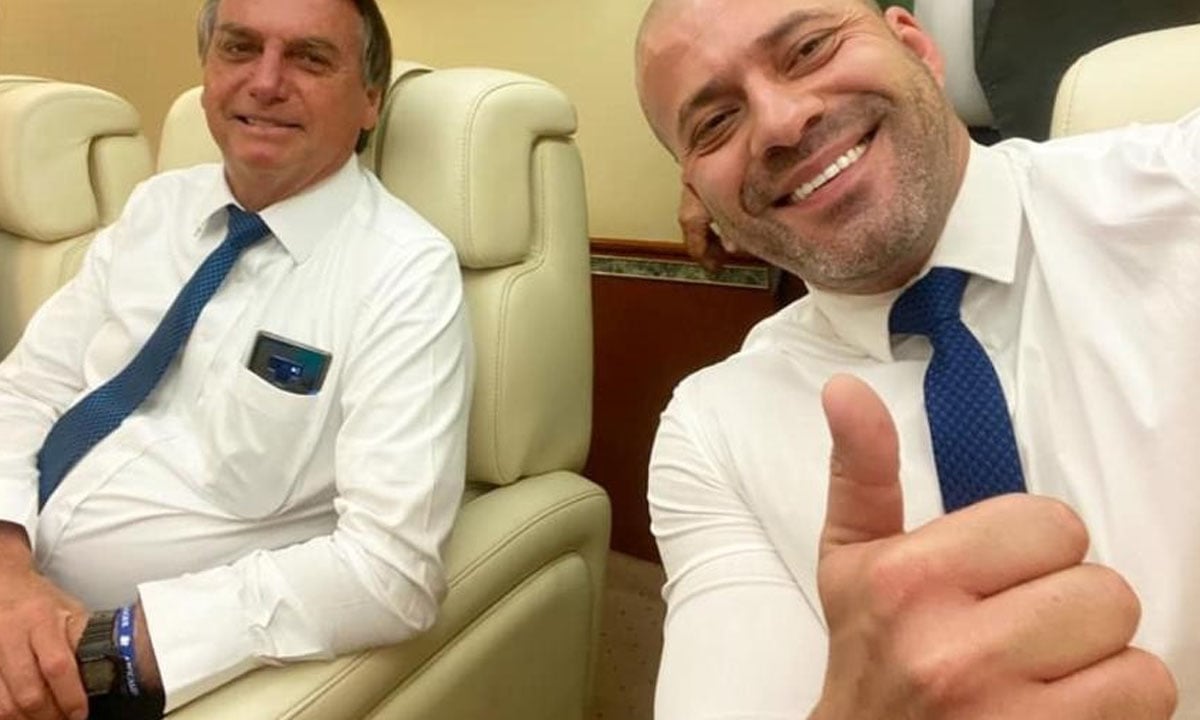 Justiça dá 72h para União explicar perdão concedido por Bolsonaro a Daniel Silveira