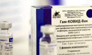 Vacina russa Sputnik V protege contra todas as variantes da Covid, diz seu criador
