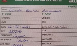 Cartão de vacinação da mãe de Bolsonaro indica que ela tomou a Coronavac