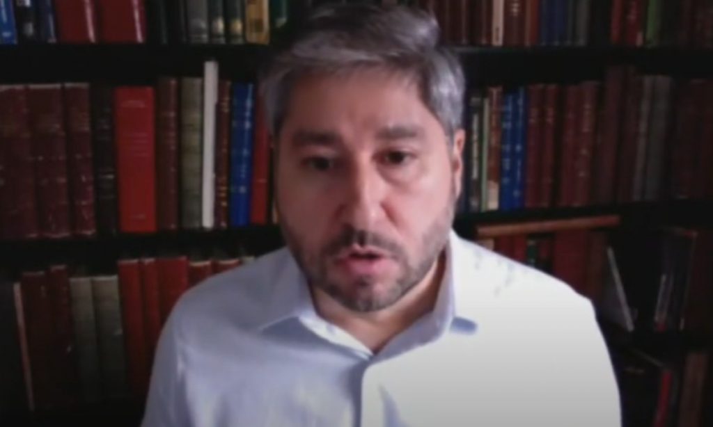 Fernando Cury diz que deu ‘abraço’ como gesto de ‘gentileza’ em Isa Penna