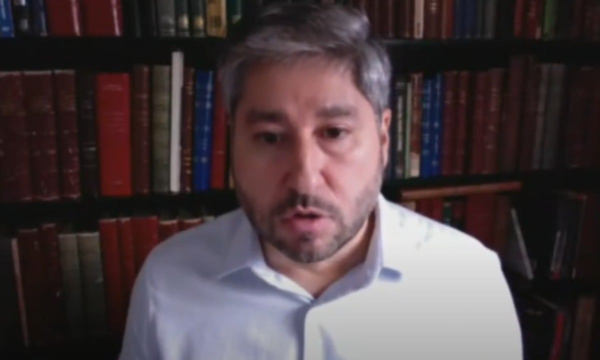 Fernando Cury diz que deu ‘abraço’ como gesto de ‘gentileza’ em Isa Penna