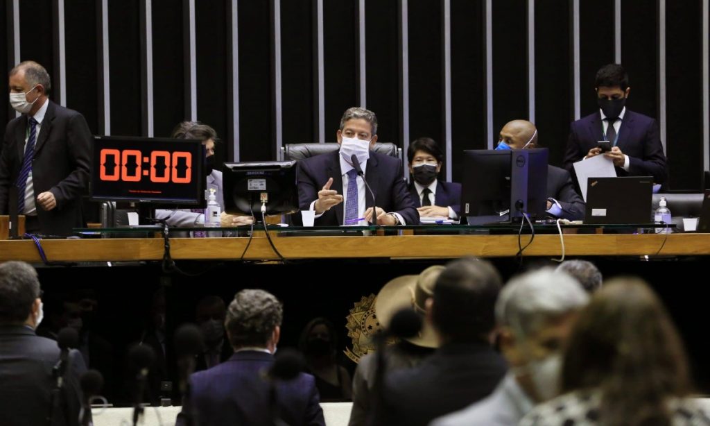 Câmara aprova admissibilidade da PEC Emergencial