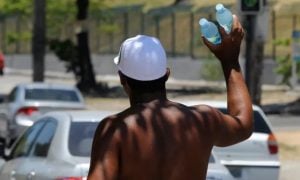 ‘Estamos abandonados’: Sem folia e sem auxílio, trabalhadores do Carnaval relatam dificuldades