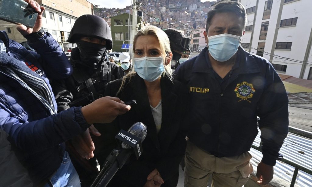 'Se não houve fraude, foi um golpe de Estado', diz ministro da Justiça sobre a prisão de Jeanine Áñez
