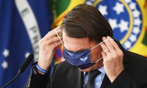 Para 57%, Bolsonaro não sabe lidar com a pandemia, diz pesquisa