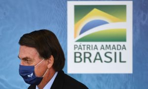 Bolsonaro tem menos encontros relacionados à pandemia do que governadores