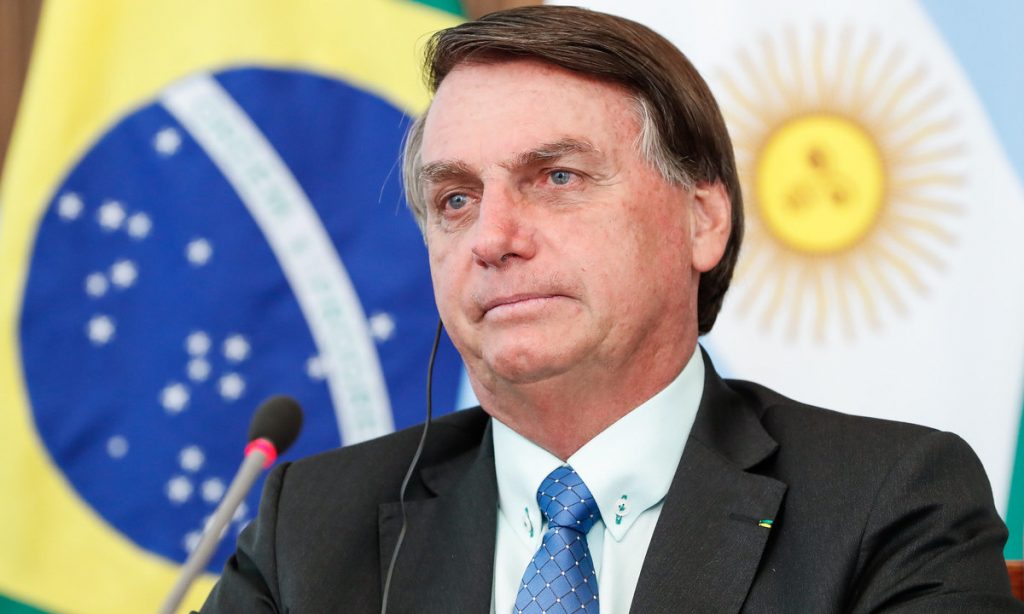 Marco Aurélio dá 15 dias para Bolsonaro explicar fala sobre uso das Forças Armadas