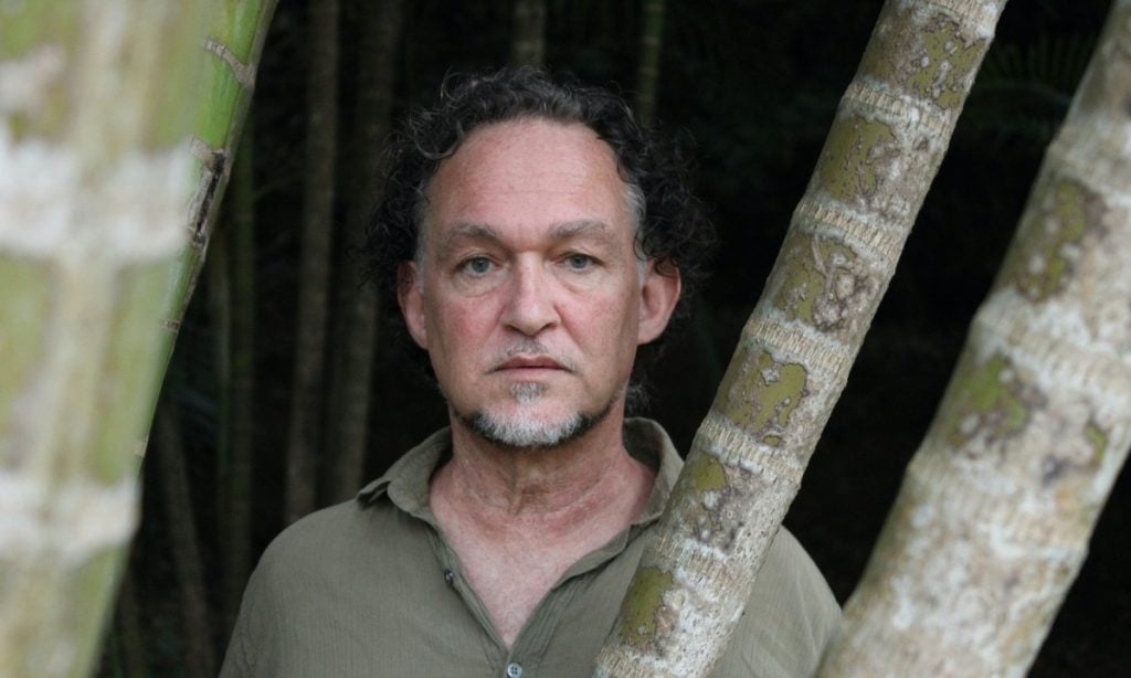 Claudio Nucci traz canção inédita com Aldir Blanc sobre a aflitiva realidade