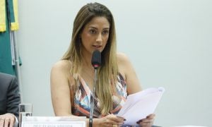 Em filiação ao PL, Flávia Arruda minimiza “ciúmes” de demais partidos do centrão