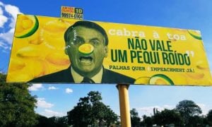 'Pequi roído': Sociólogo que fez outdoor contra Bolsonaro pede ao STJ para trancar inquérito