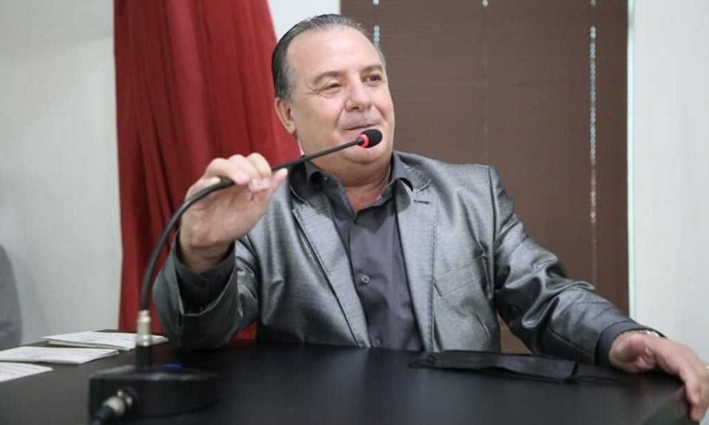 Deputado contrário à vacina obrigatória morre de coronavírus