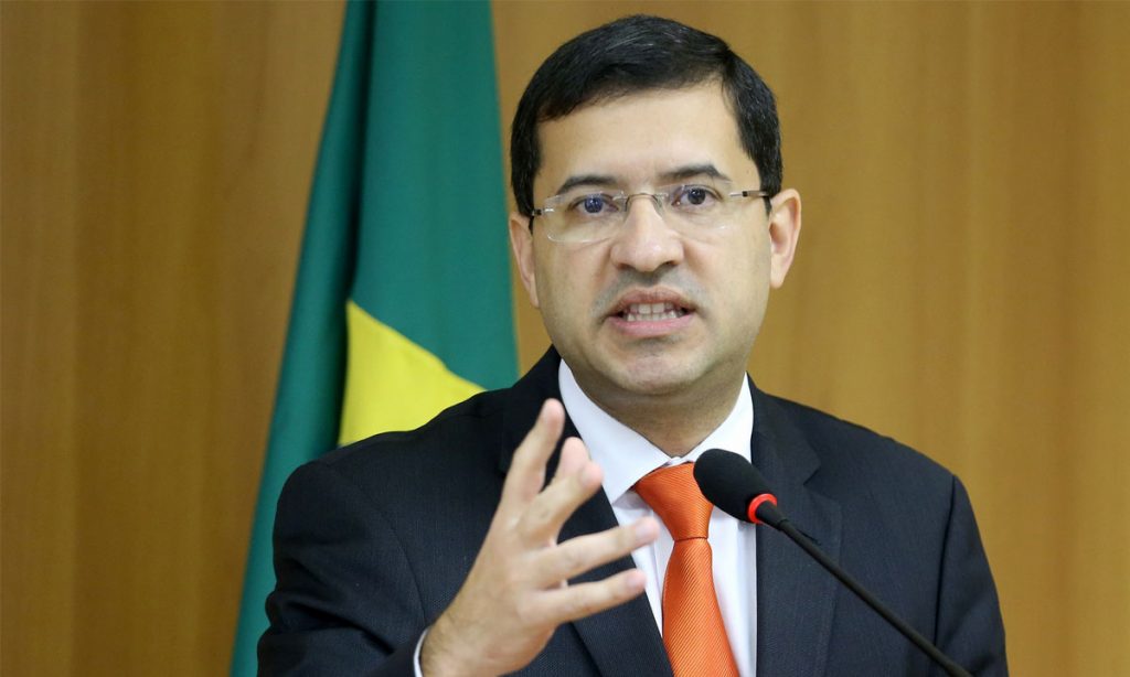 José Levi pede demissão da AGU; é a terceira mudança no alto escalão do governo em um dia