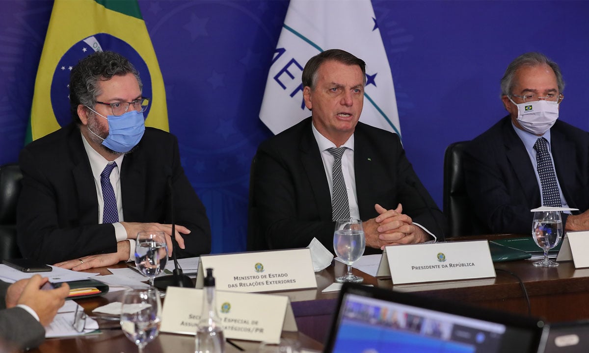 Araújo isolou o Brasil e só conta com o apoio de olavistas e da extremíssima direita, diz Celso Amorim
