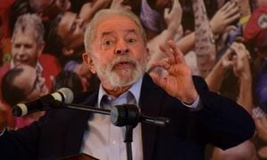 PoderData: Lula venceria Bolsonaro no 2º turno por 52% a 34%