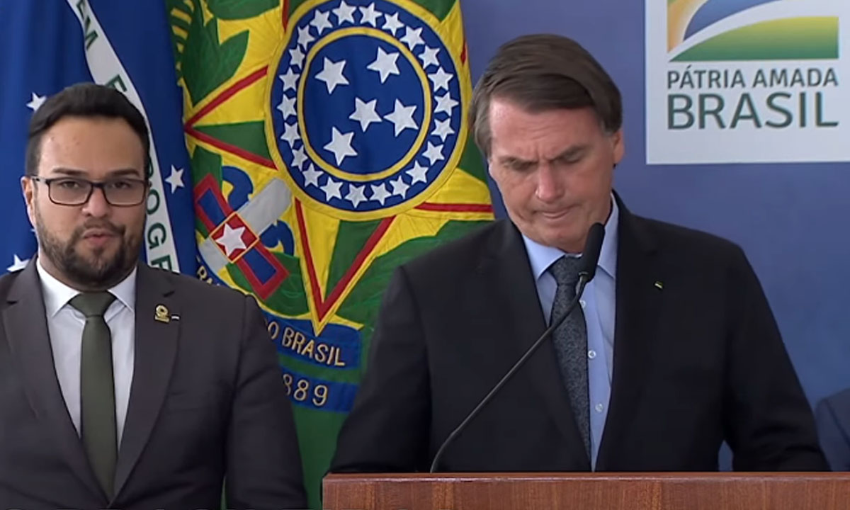 ‘Estamos dando certo’, diz Bolsonaro em meio ao recorde de mortes por Covid-19