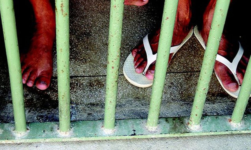 Familiares e especialistas denunciam a subnotificação de casos de Covid nos presídios