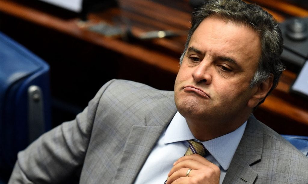Aécio Neves desiste de concorrer ao Senado por Minas Gerais